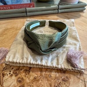 NEW Never Worn Jennifer Behr Hammered Silk Samaya Top Knot Headband, Green